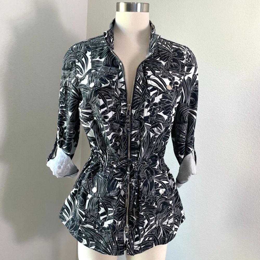 White House Black Market Waist-Slimming Jacket 🌺